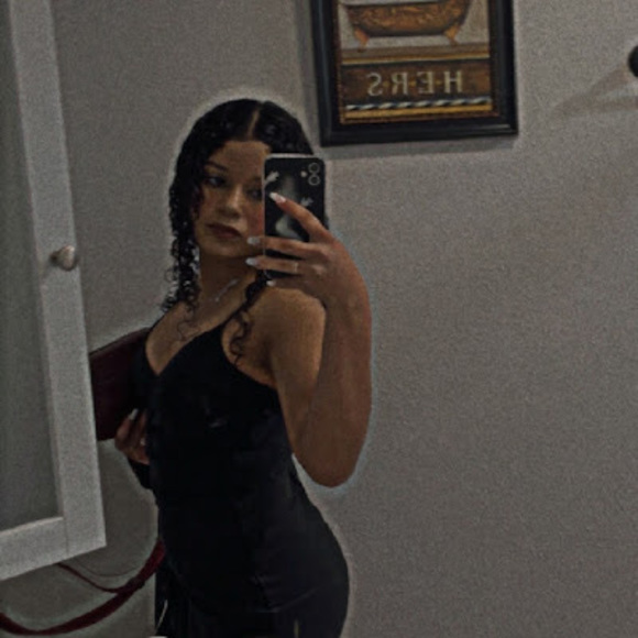 Meet your Posher, Yenifer - Picture 1 of 1